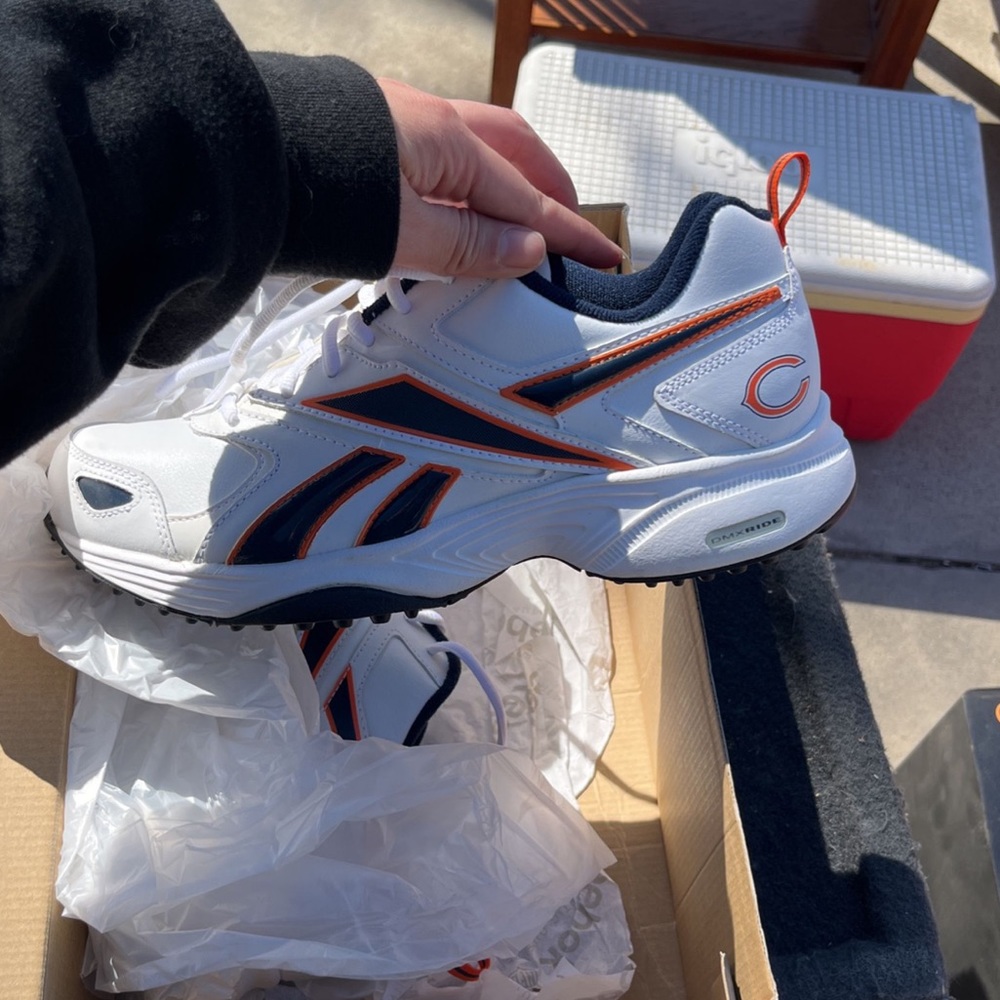 NWT Brand New! Men’s shoes reeboks size 10 w/ Chicago bears symbol NFL official